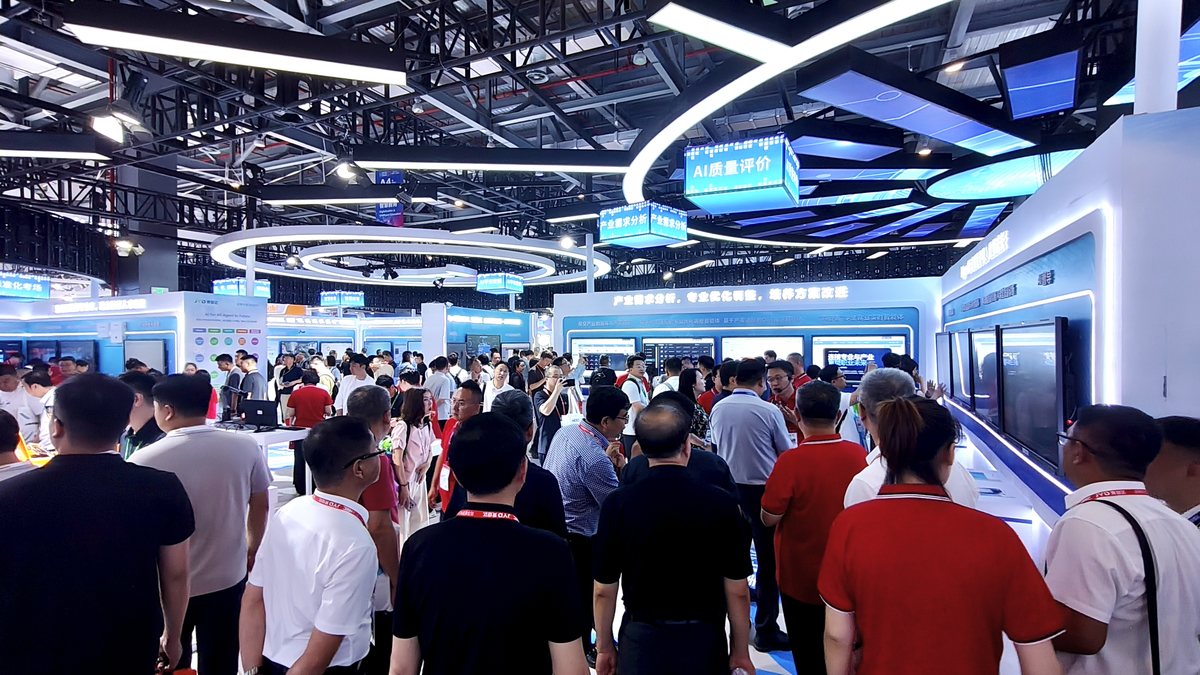 JYD booth at the 64th China Higher Education Expo in Nanchang